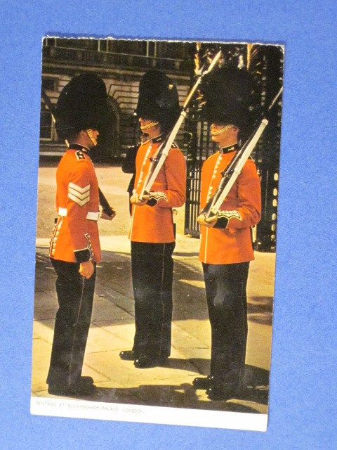 Photo Postcard: Senties At Buckingham Palace – London