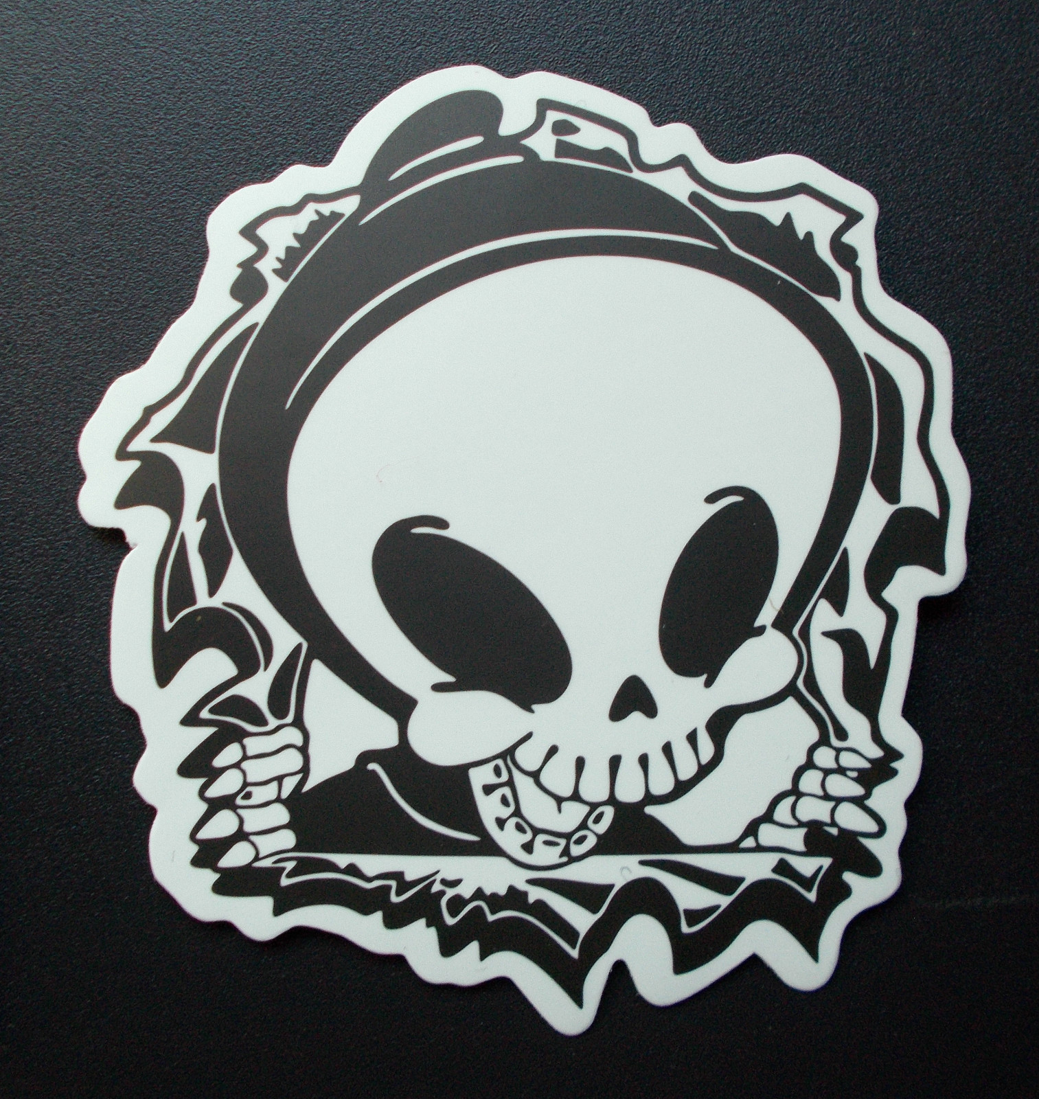 Sticker Decal Matte Look “Skull” Laptop, Smartphone, Skateboard, Stickerbomb