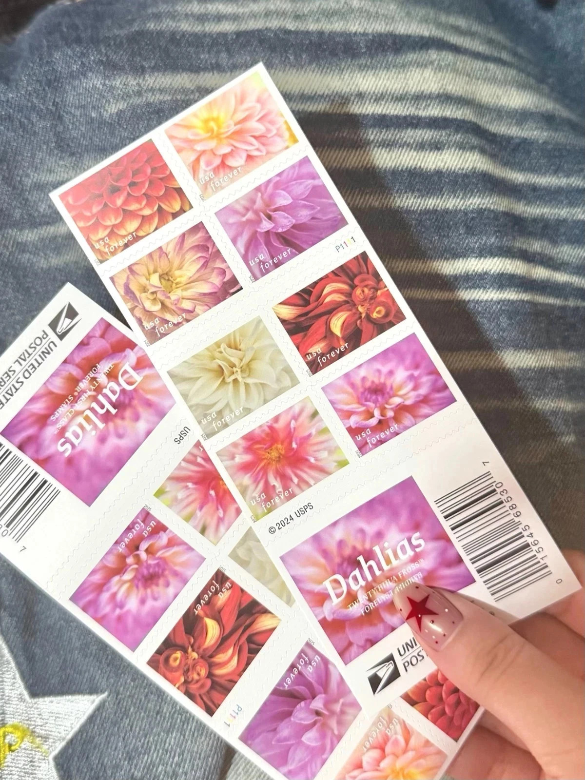 100PC Dahlias 2025 (5 Books of 20) First-Class Mail Forever Postage Stamps