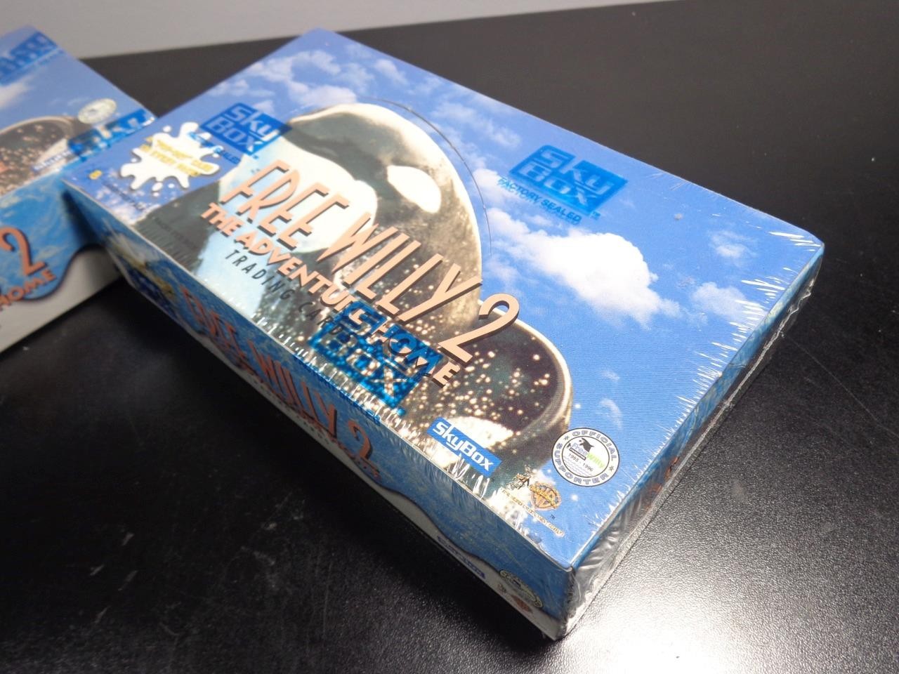 ONE FACTORY SEALED BOX OF FREE WILLY 2 THE ADVENTURE HOME TRADING CARDS SKY BOX