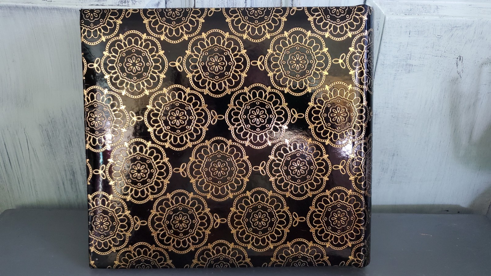 Very Fancy Photo Album/ 200 “4×6″ photos/ Black-Gold/ NWOT /9,5x9x2,5”