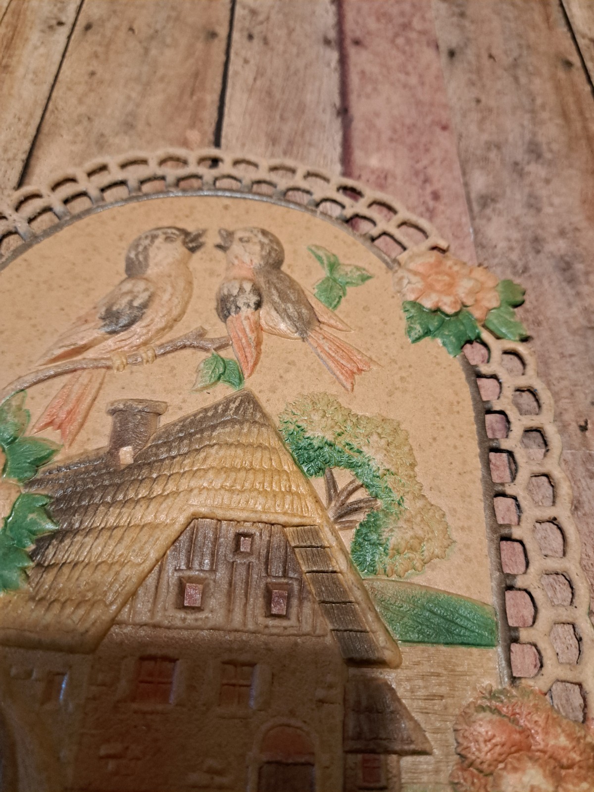 VINTAGE EMBOSSED GERMAN DIE CUT CALENDAR TOP LOVE BIRDS WITH COTTAGE