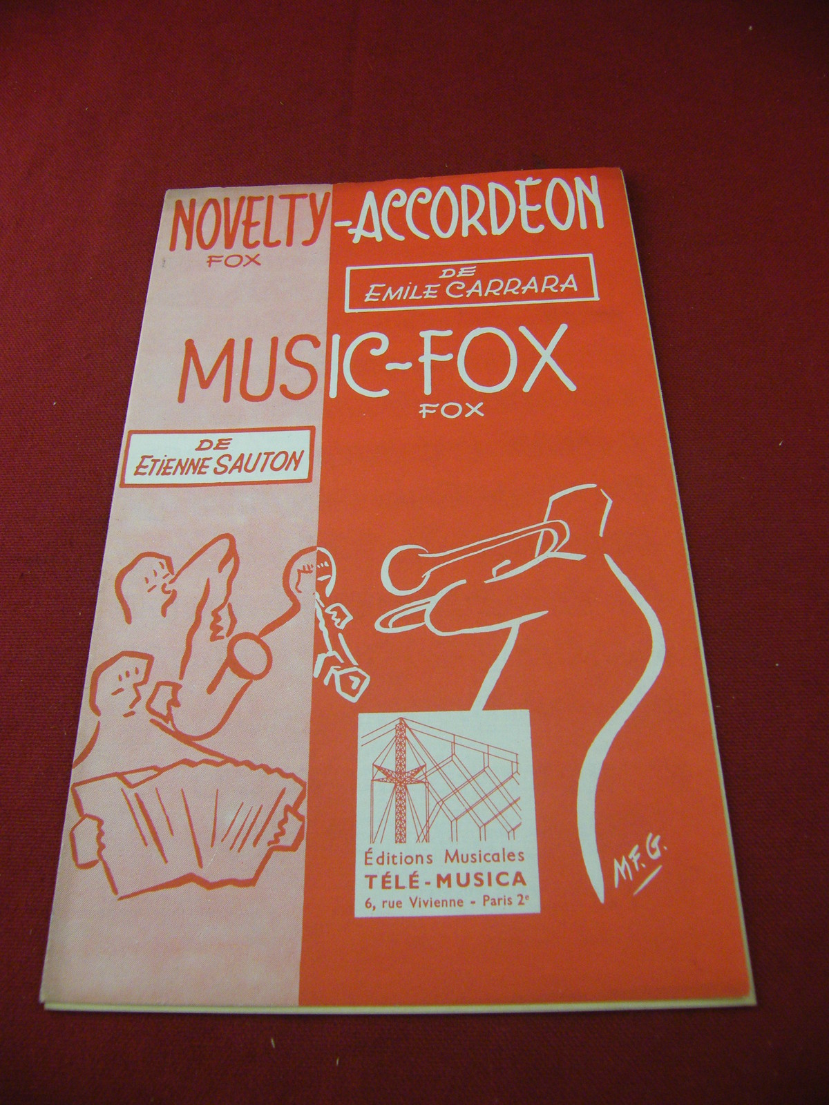 Carrara Music Fox Sauton Novelty Accordion