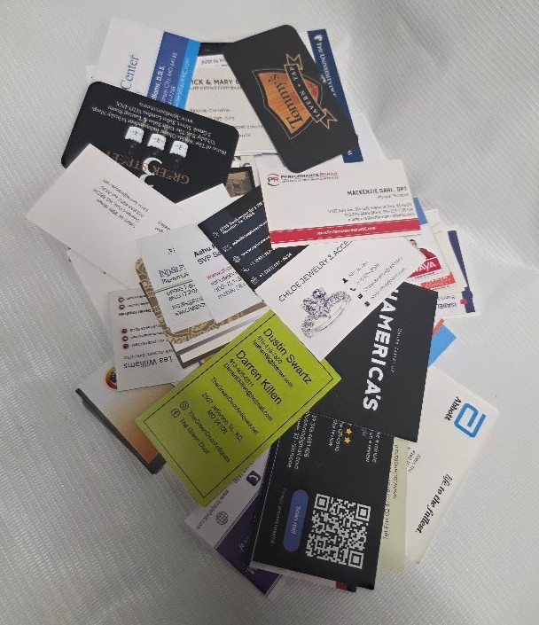 LOT of 100 BUSINESS CARDS for collection ALL DIFFERENT from USA and Europe