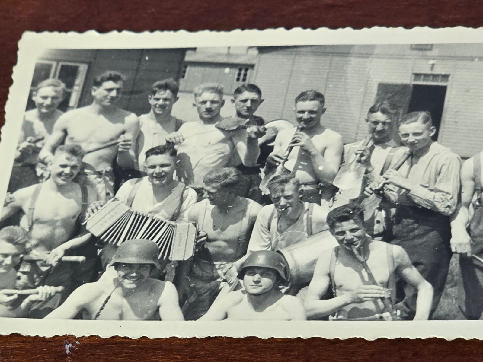 1941 LUFTWAFFE STEEL HELMET “MUSIC BAND” w ACCORDION WW2 WWII German photo