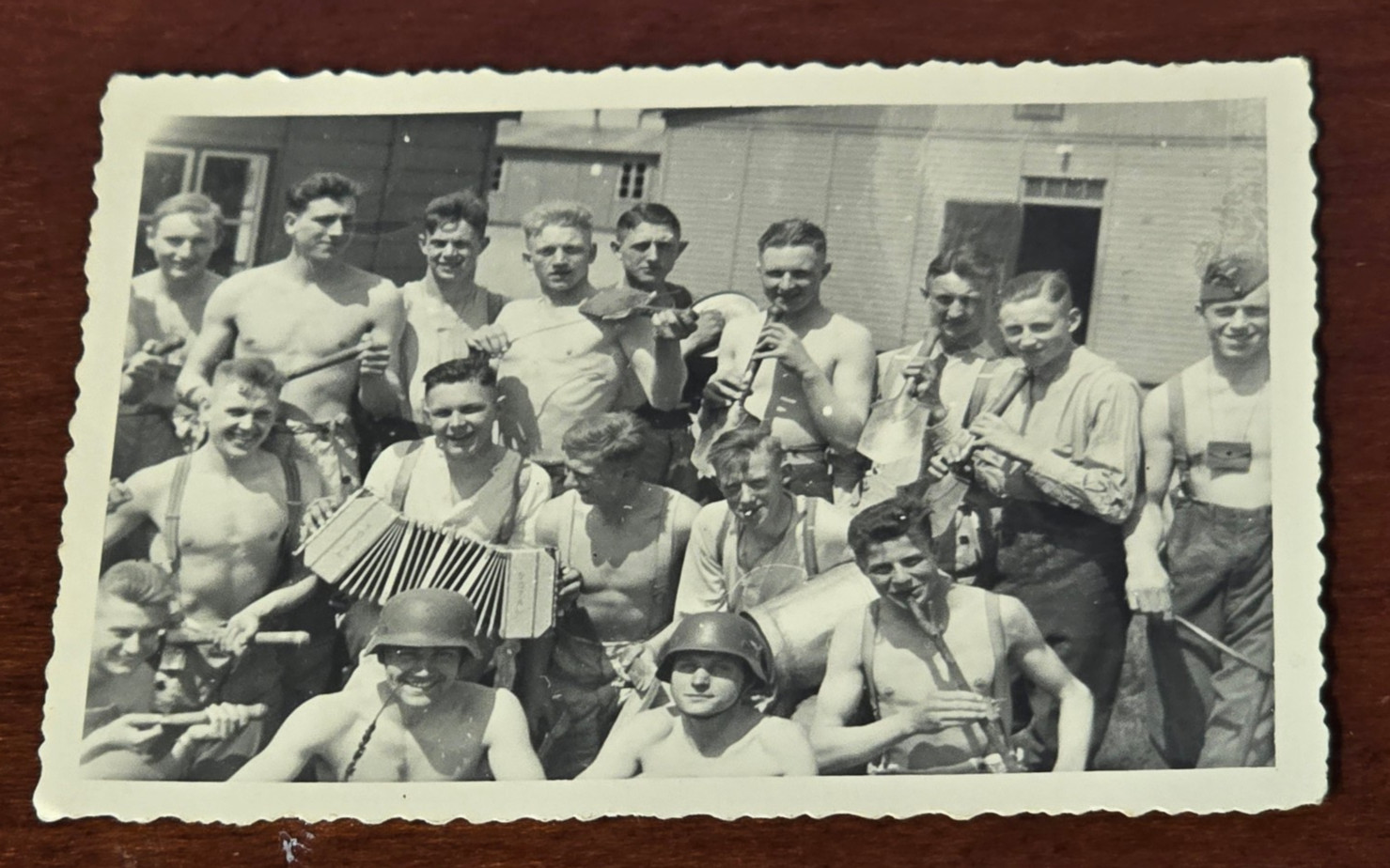 1941 LUFTWAFFE STEEL HELMET “MUSIC BAND” w ACCORDION WW2 WWII German photo