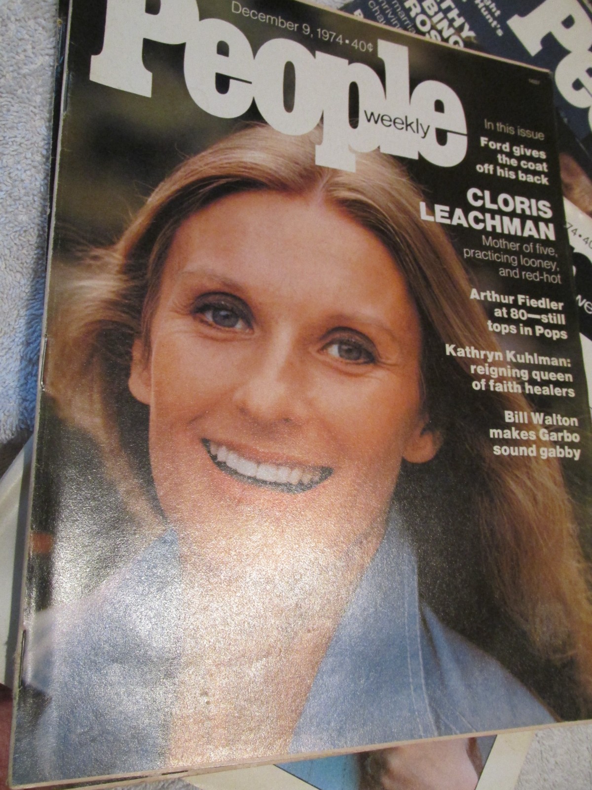 Lot 4 Vintage PEOPLE Weekly Magazine Issue 1974 Bing Crosby Cloris Johnny carson