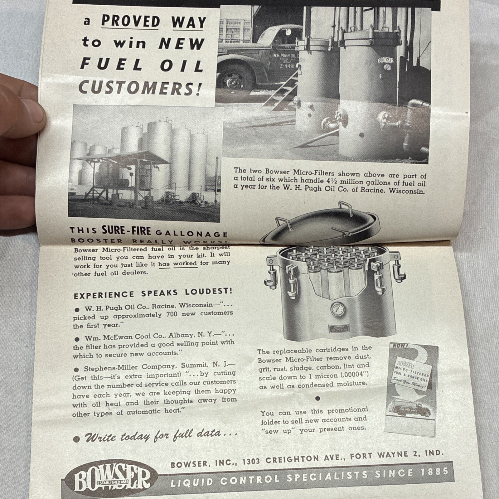 Lot of 5 Service Station Memorabilia. Mobil-gas, Auto light, Frontier, Marketer