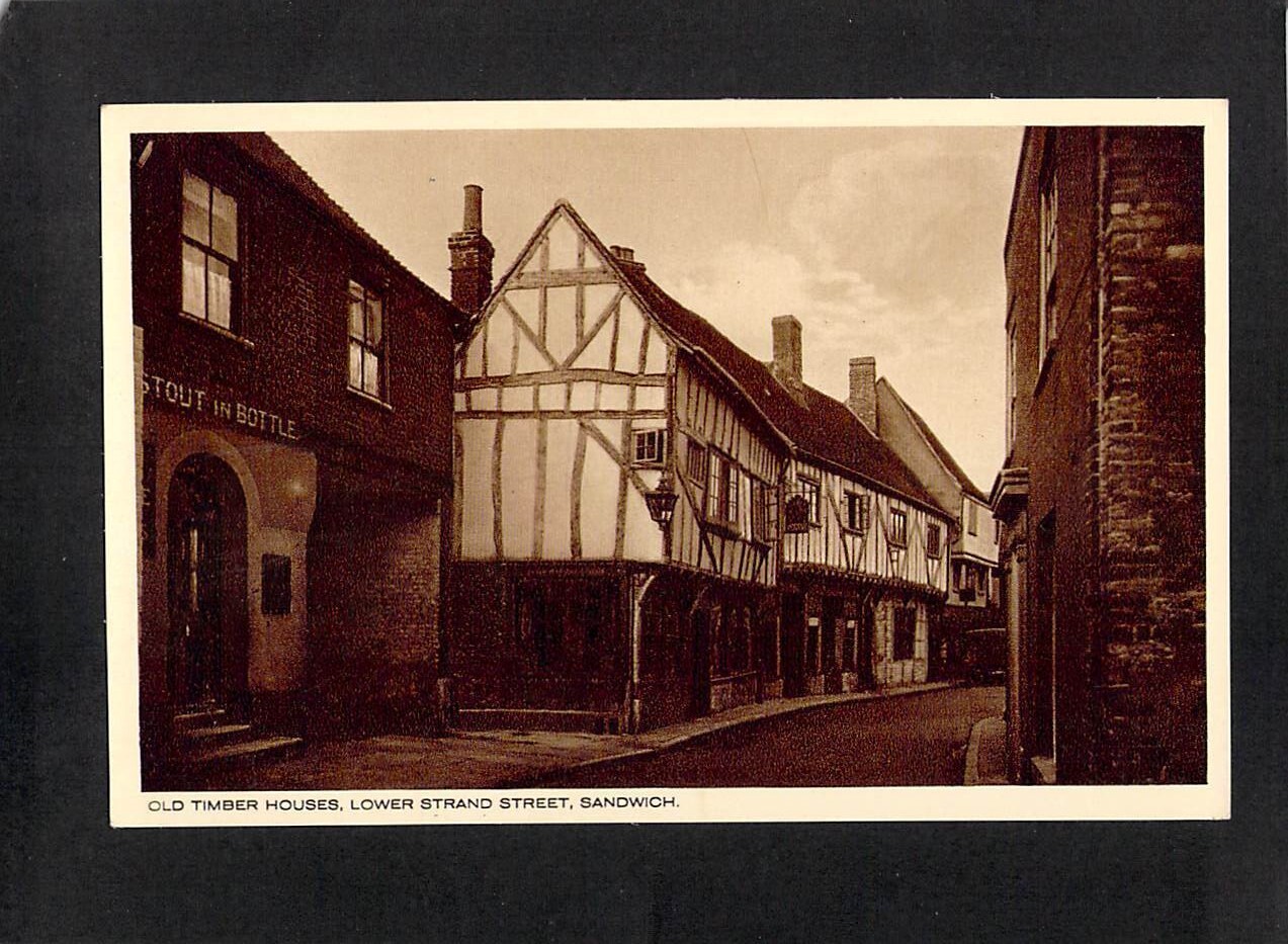 A8347 UK Sandwich Timber House Lower Strand Street vintage postcard
